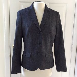 Classic navy/white tweed blazer
